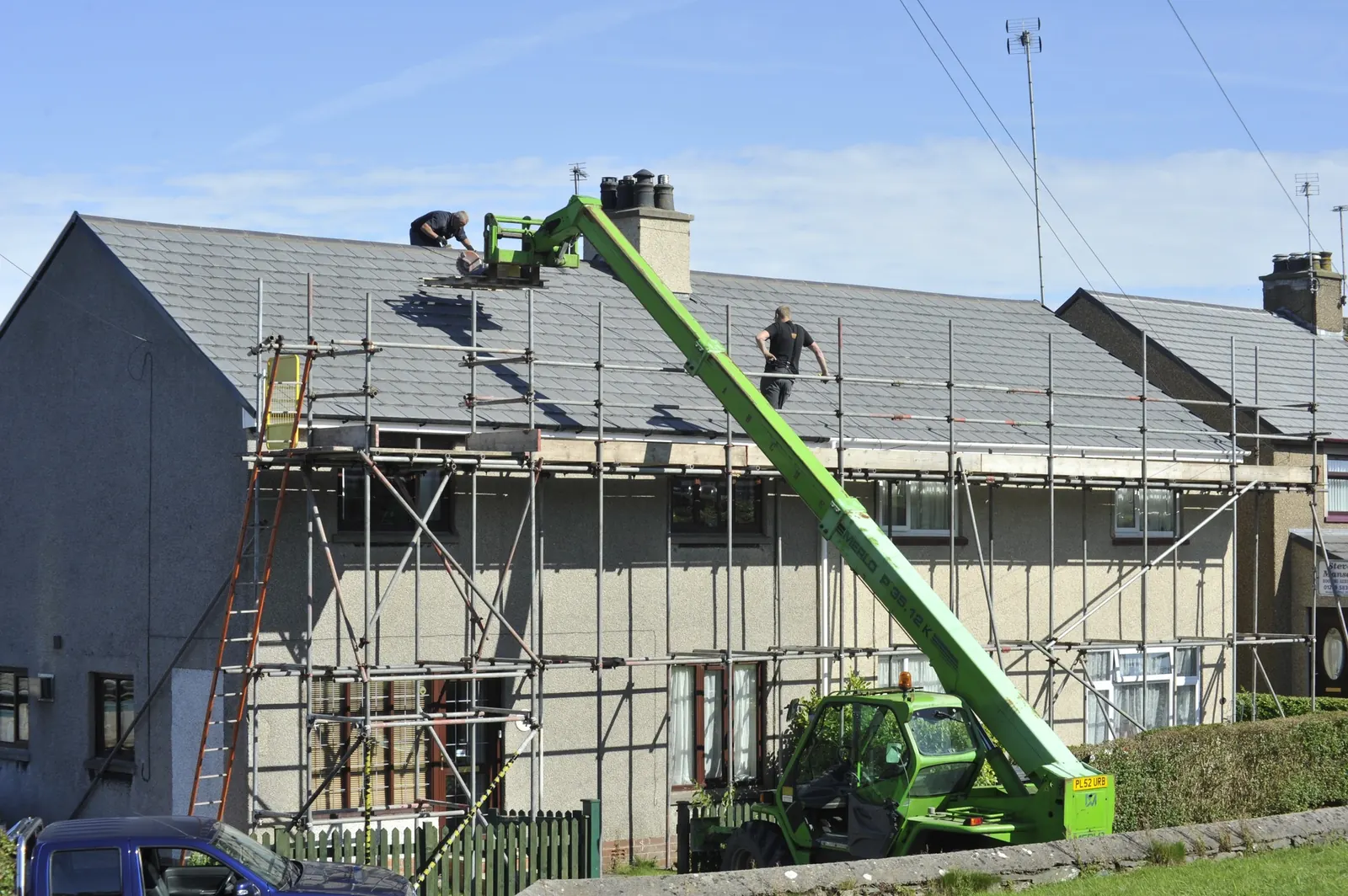 Hire Reputable Roofing Contractors